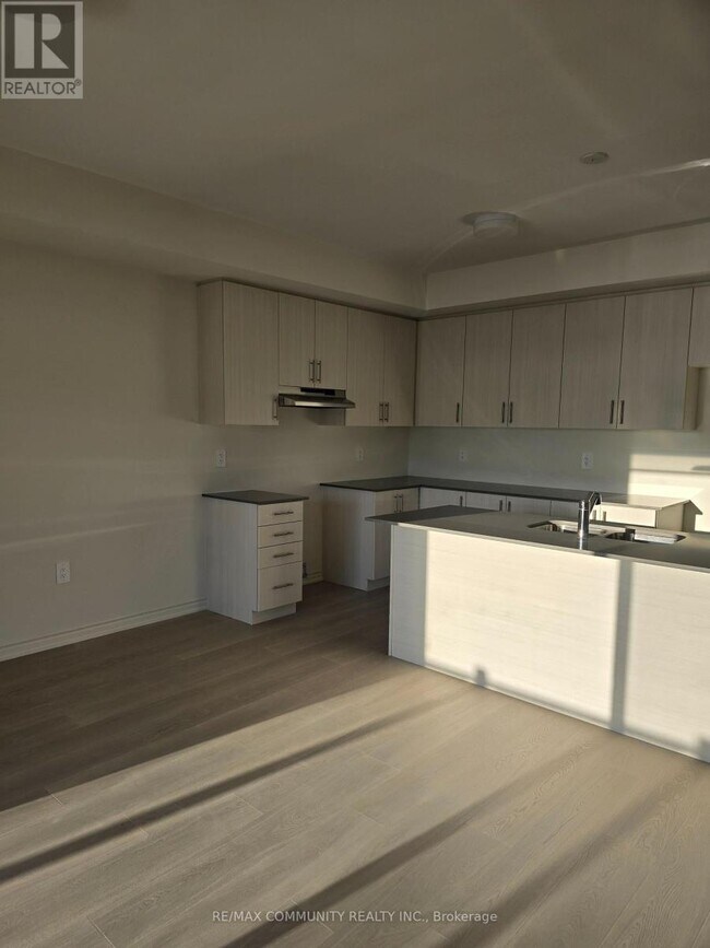 Photo - 79 Rackham Ln