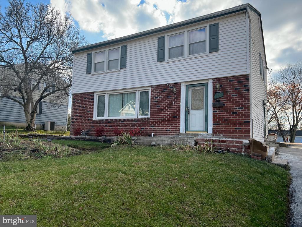 Photo - 669 N Henderson Rd