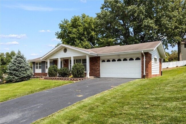 Photo - 24 Forest Crest Dr