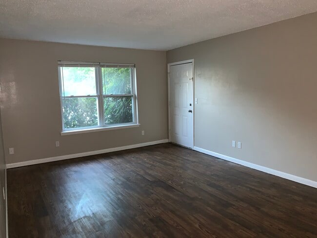 Large welcoming living room - 2142 W Brooks St Unit A