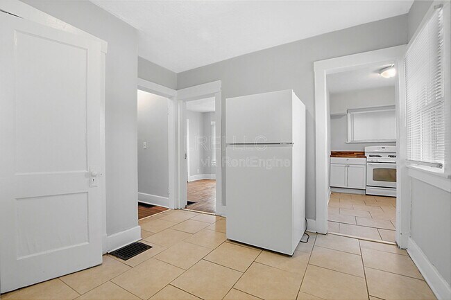 Photo - 627 S 38th St