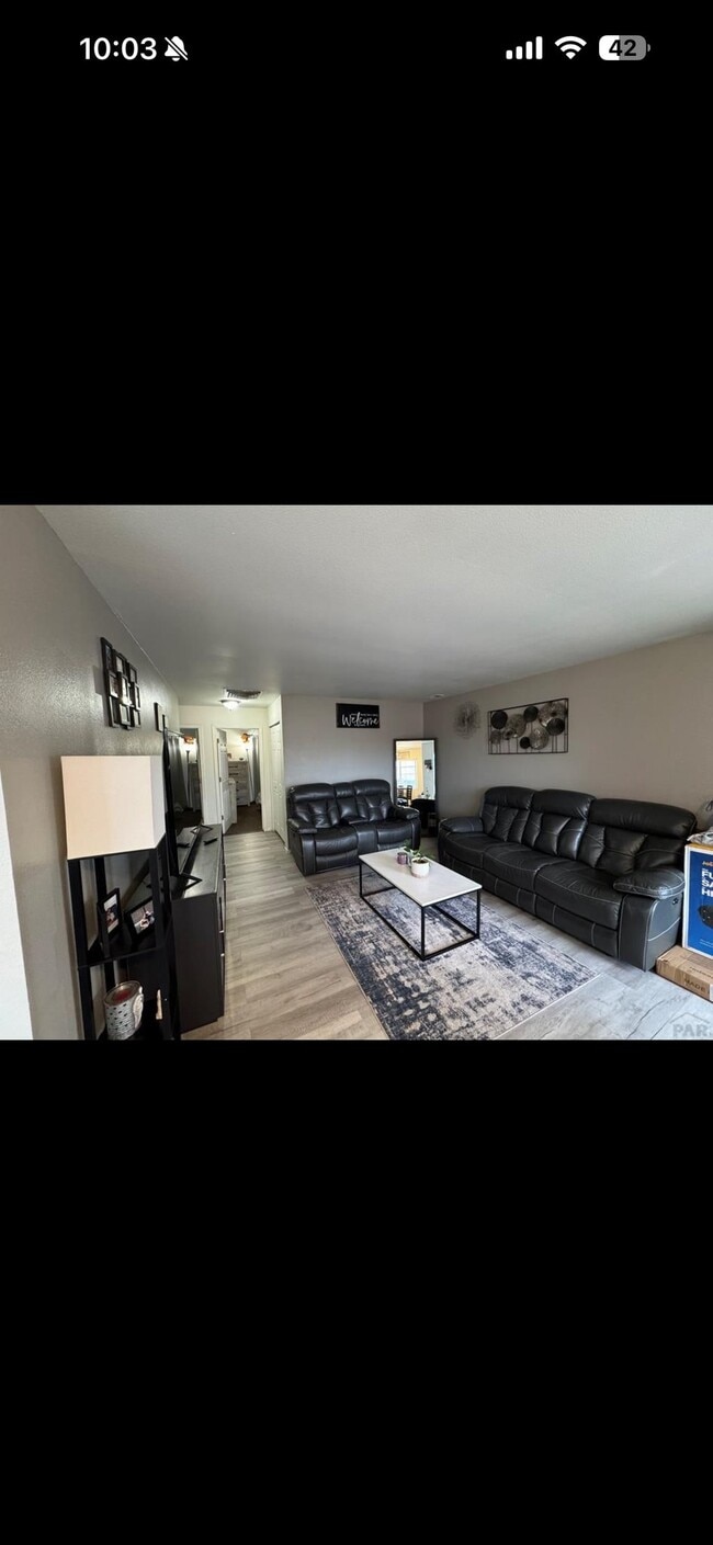 Photo - 2320 Toronto St