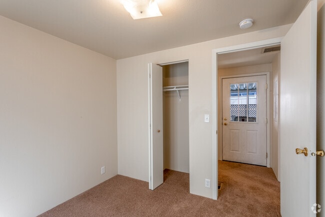 2HAB, 1BA - 900 ft² - Spring Creek