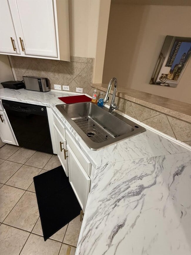 Photo - 168 Dolomite Dr