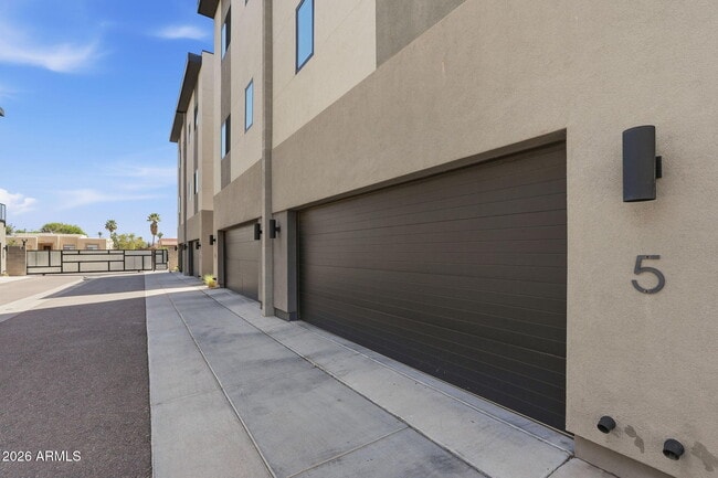 Photo - 2727 E Thomas Rd