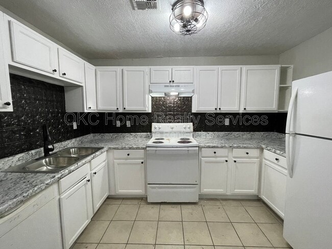 Photo - 1304 NW 99th St