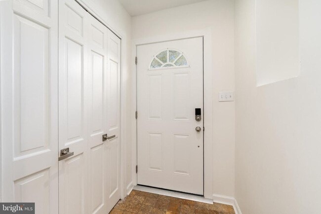 Building Photo - 500 G St SW Rental