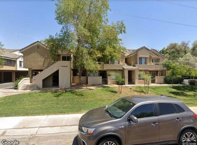 Building Photo - 2035 S Elm St Unit 1