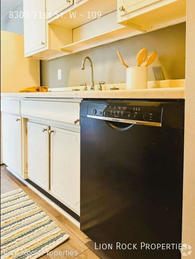 Building Photo - 8300 W 31st St Unit 109 Rental