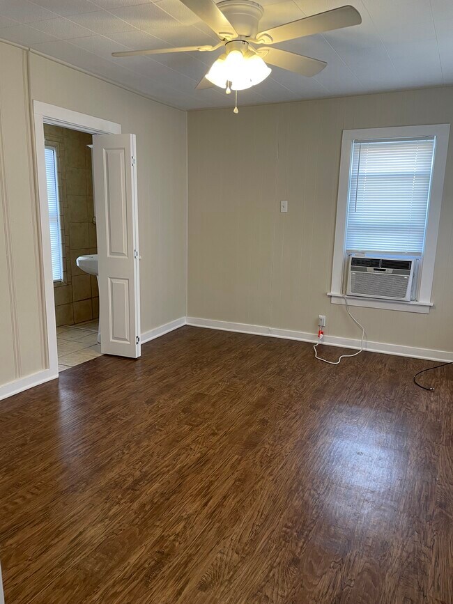 Photo - 301 N Jackson St