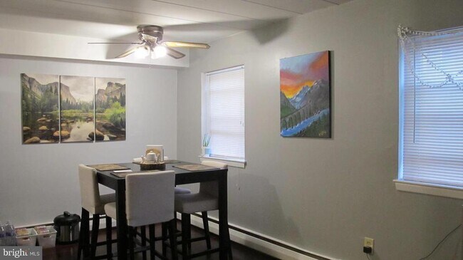 Photo - 1 Radnor Dr Unit A 2