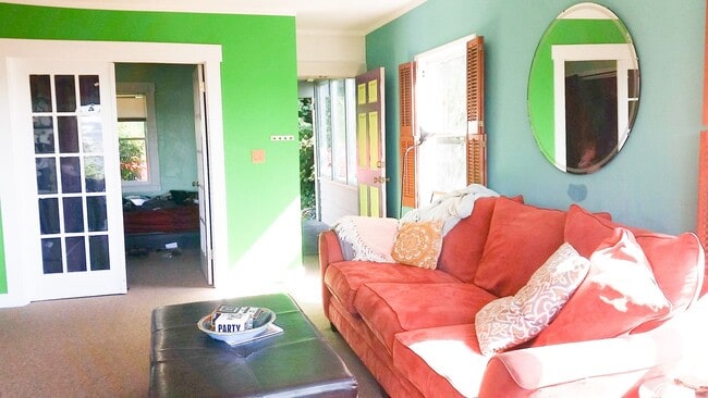 Photo - 2 & 4 Bedroom Apartments with Classic Char... Unit #B