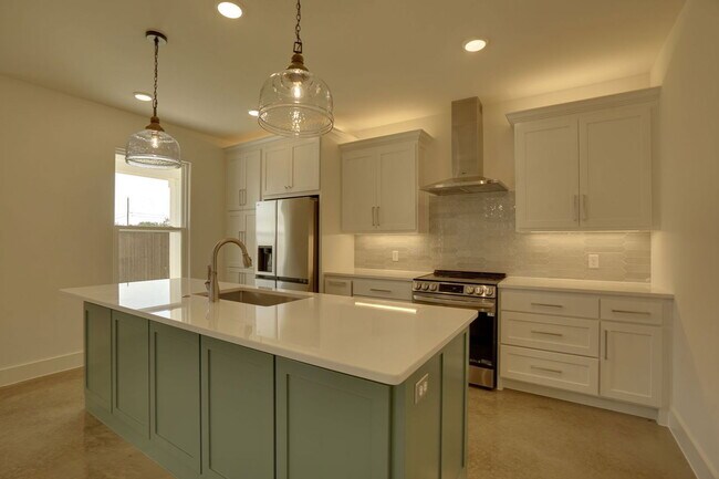 Photo - 112 Cardinal Wds