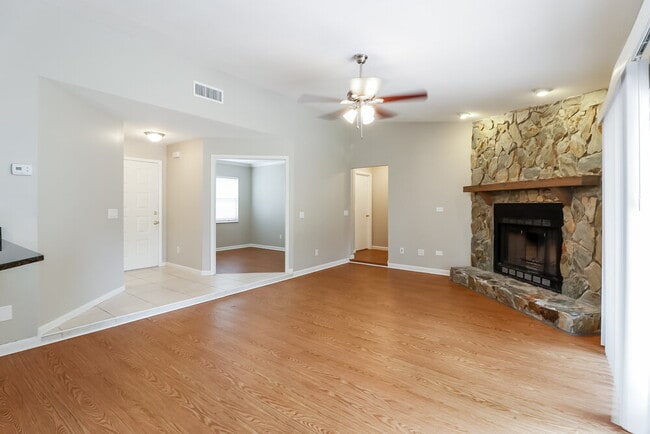 Photo - 23200 Whitney Pl