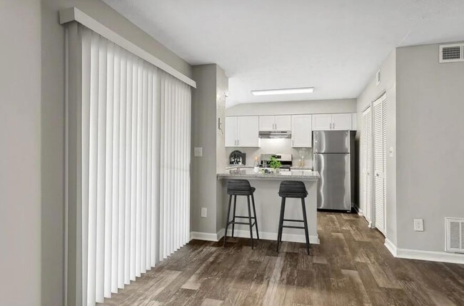 Photo - 7600 Roswell Rd