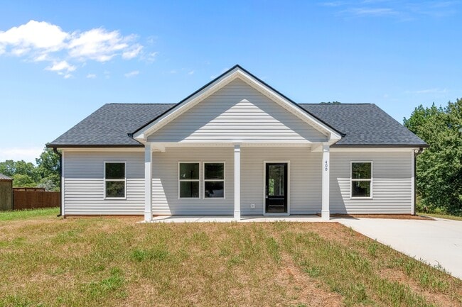 Building Photo - 400 Henson Cir