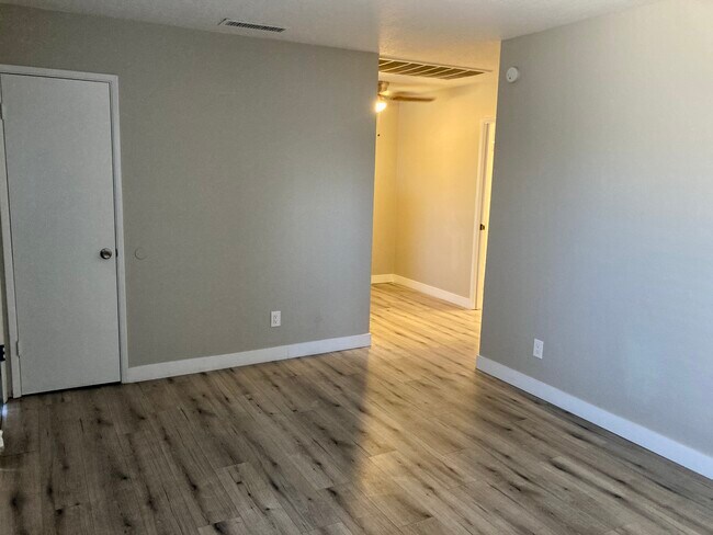 Photo - 2347 W Coolidge St