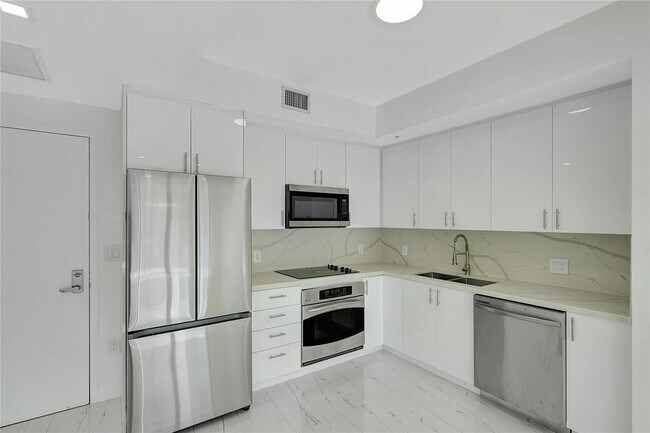 Photo - 90 SW 3rd St Unit 1602