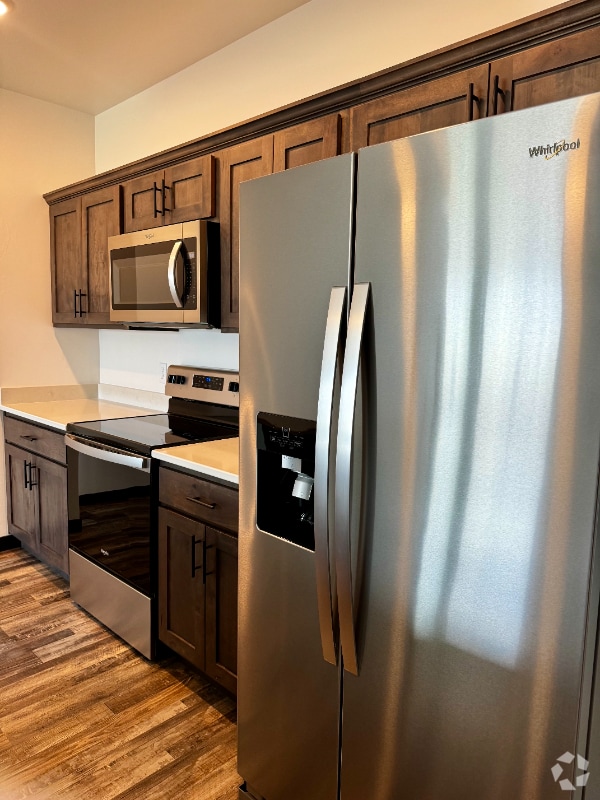 Building Photo - 1595 N 25th Ave Unit 204 Rental
