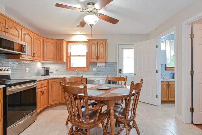 Photo - Winter rental: Dot's Place- (Utilities Included)