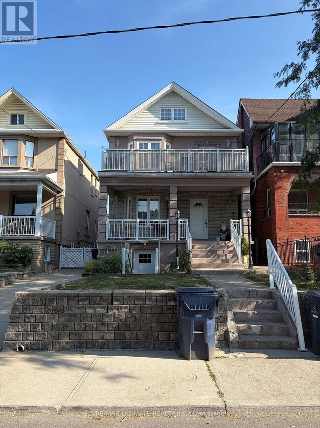 Photo - 34 Peterborough Ave
