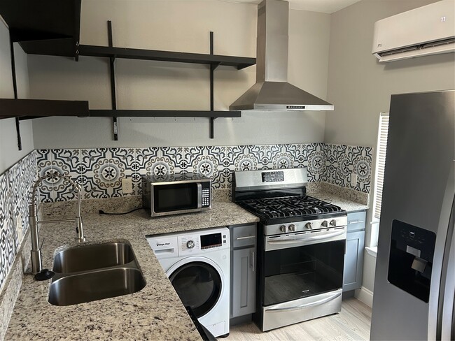 Photo - 5105 Sherman St Unidad 3