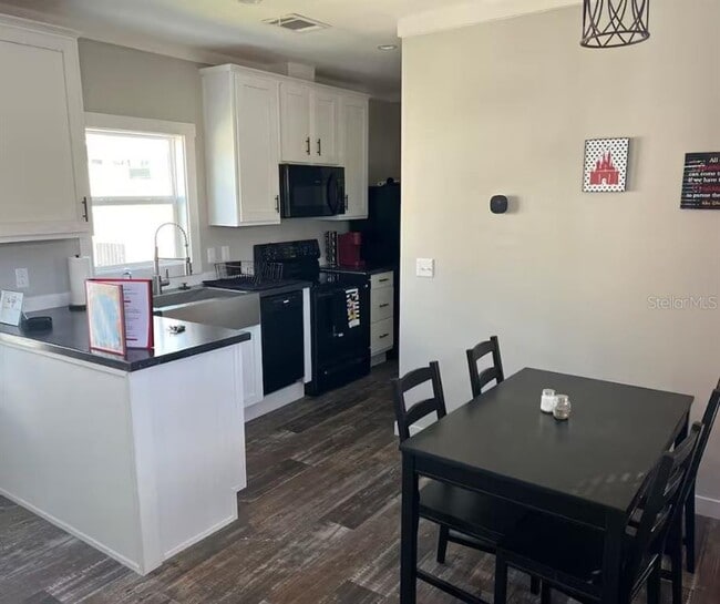 Photo - 29 Merry Men Dr