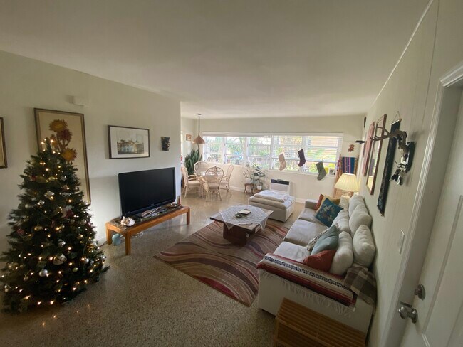 Living Room - 713 SW 7th St Unit 713