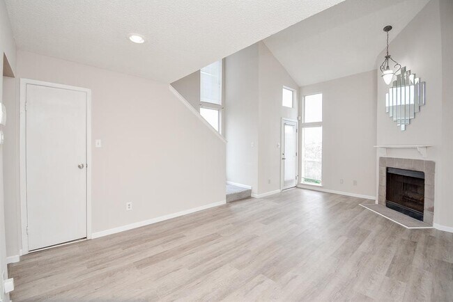 Photo - 10855 Meadowglen Ln Condo Unit 721