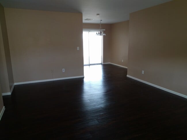 Photo - 848 Jeri Ln