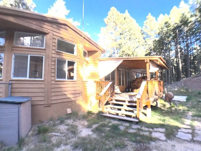 Photo - Jemez Mountains 3 bedroom with an open layout and large living areas and kitchen.
