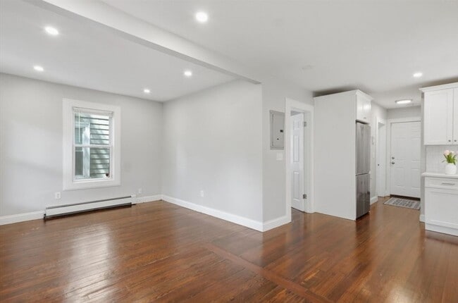 Building Photo - 91 Burrell St Unit 91 Burrell St  1