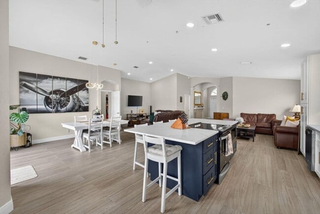 Photo - 15155 Newquay Ct