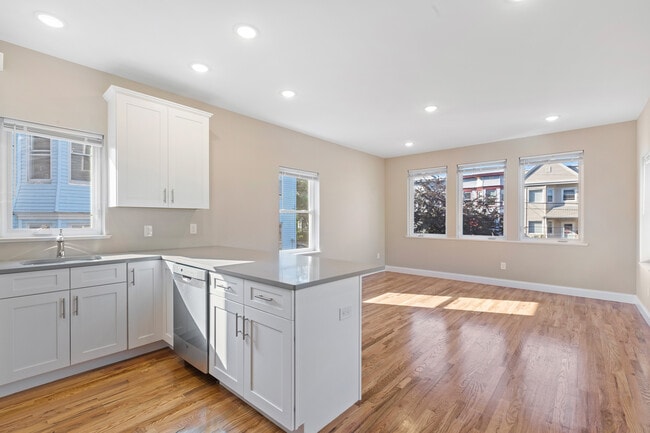 Open Concept Kitchen - 68 W 52nd St Unit A