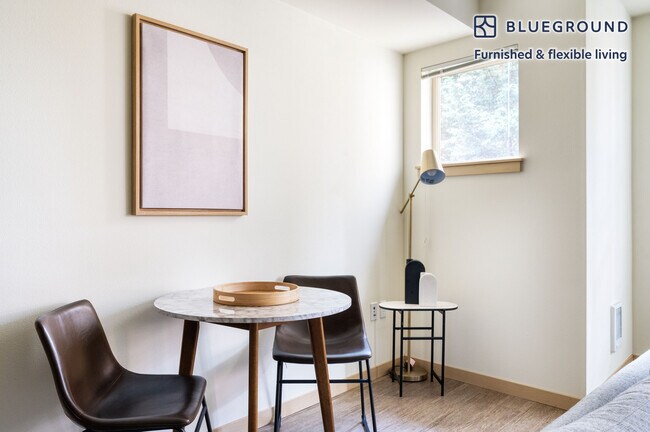 Photo - 3920 Stone Way N Unit FL3-ID565