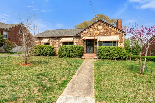 Building Photo - Spacious, Remodeled 3-Bedroom Home in Quie...