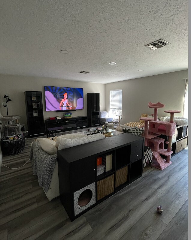 Photo - 10042 Ian St