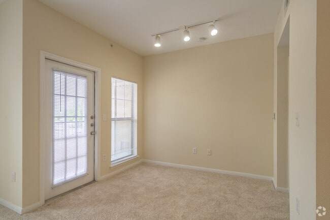 1BR, 1BA -713SF - Cypress Creek Reed Road