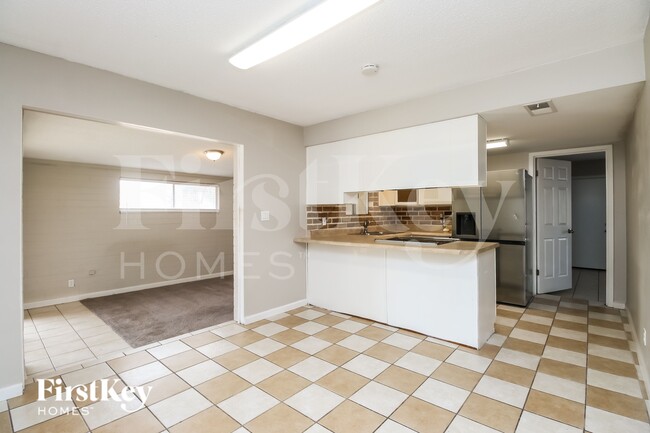 Photo - 509 W 3rd Pl