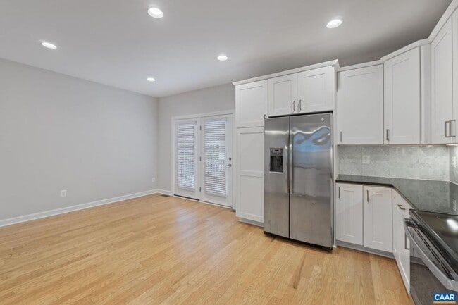 Photo - 4 Bedroom 3.5 Bathroom Townhouse with 2 Car Garage - Brownsville Elementary School District