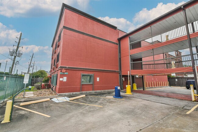 1025 Swanson St Unidad 308