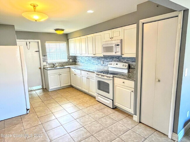 Photo - 2 bedroom 2 bathroom duplex available for rent