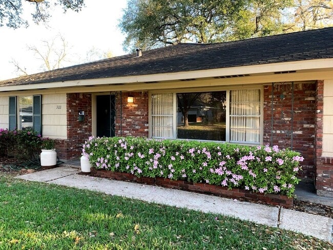 Photo - 3111 Broadmead Dr