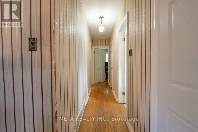 Photo - 79 Chestermere Blvd