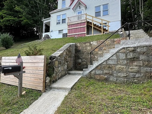 Photo - 600 Nicholas St