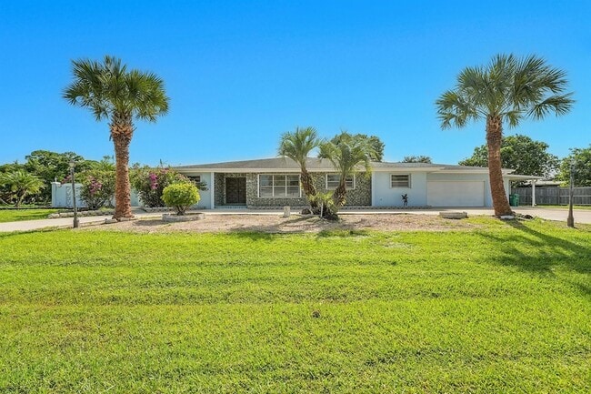 Building Photo - 154 SE Naranja Ave Rental