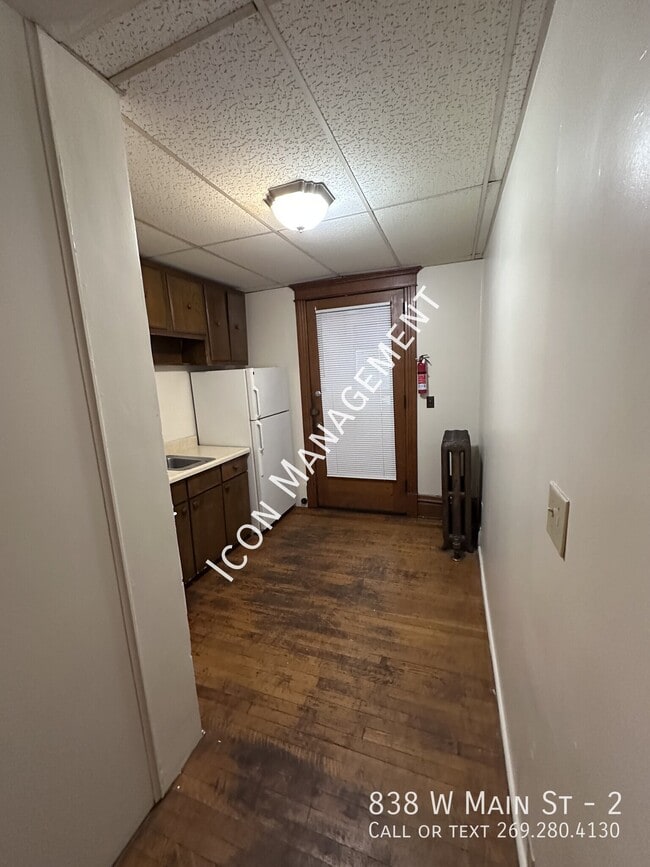 838 W Main St Unit 2