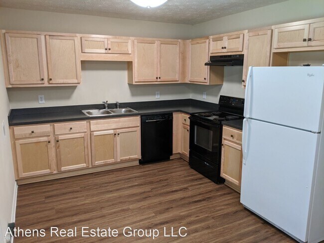 Photo - 2 br, 1 bath House - 661 Maplewood Lane