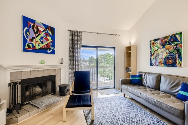 Photo - Turnkey 2 BDR/2BA Boulder Condo