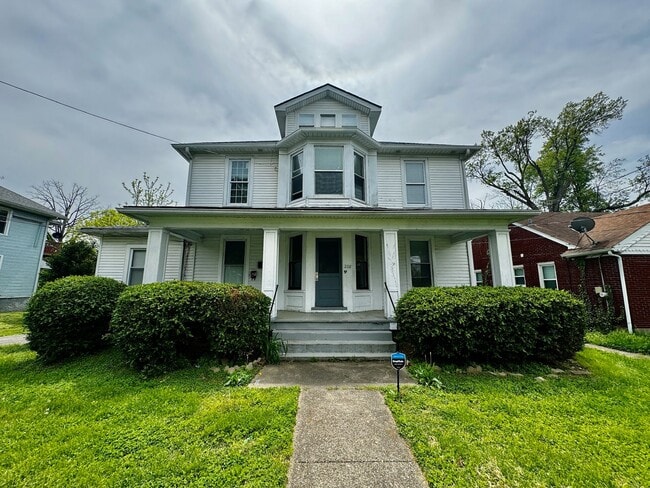 Building Photo - 208 W Tenny Ave Unit 3